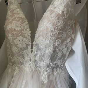 Martina Liana 1105 Brand New